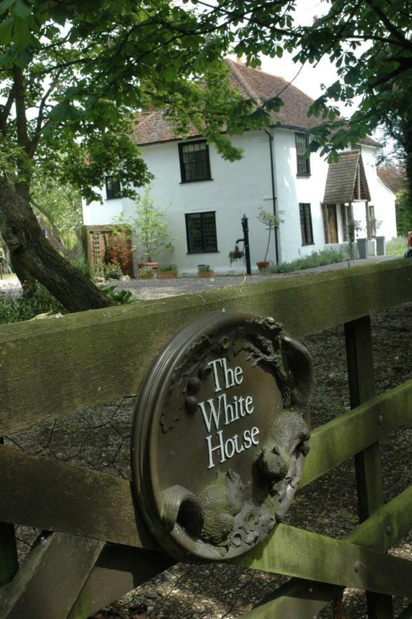 Bed and Breakfast The White House Takeley Екстер'єр фото